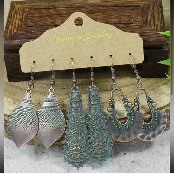 Antique Bronze Elegant Copper and Turquoise Earrings 🌟HOST PICK🌟 - Picture 2 of 7